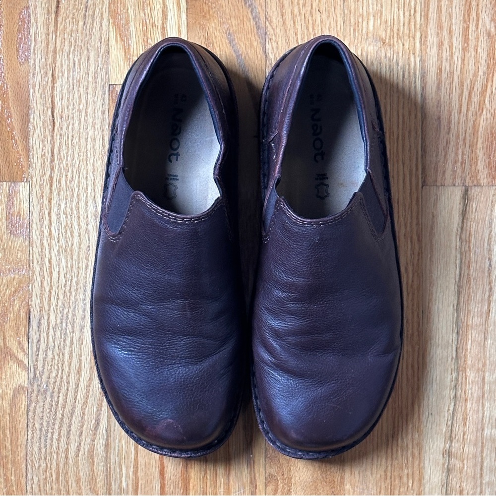 Naot Mens Eiger 43 in Brown Leather slip on shoes
